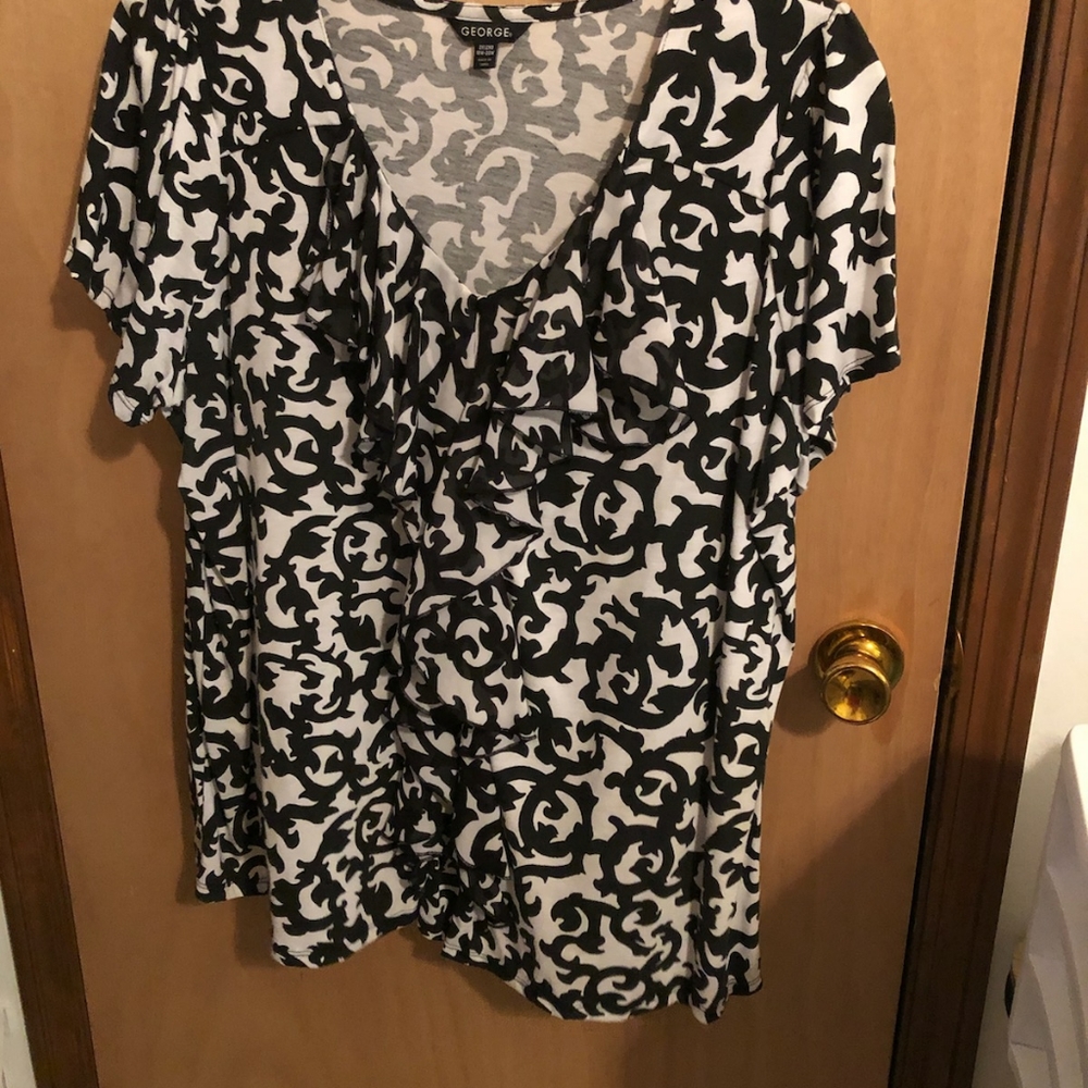 2xl ruffle neck ladys tshirt